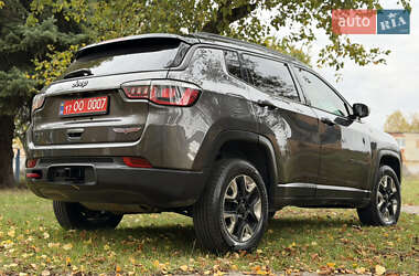 Внедорожник / Кроссовер Jeep Compass 2018 в 