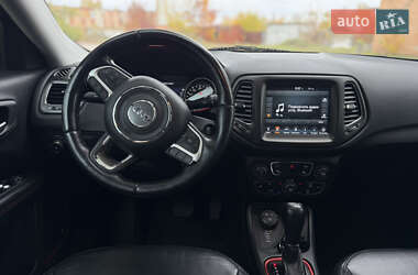 Внедорожник / Кроссовер Jeep Compass 2018 в 