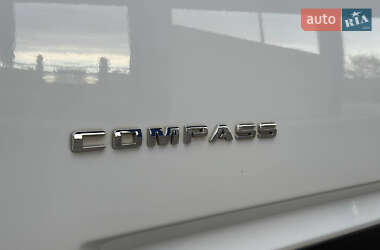 Внедорожник / Кроссовер Jeep Compass 2014 в 