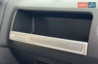 Внедорожник / Кроссовер Jeep Compass 2014 в 