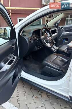Внедорожник / Кроссовер Jeep Compass 2014 в 