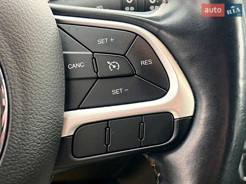 Внедорожник / Кроссовер Jeep Compass 2017 в Киеве