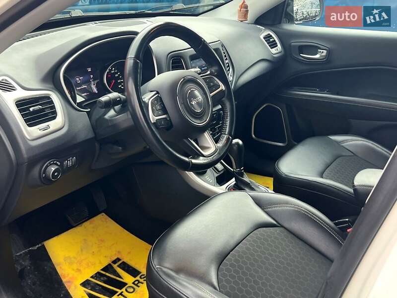 Внедорожник / Кроссовер Jeep Compass 2017 в Киеве