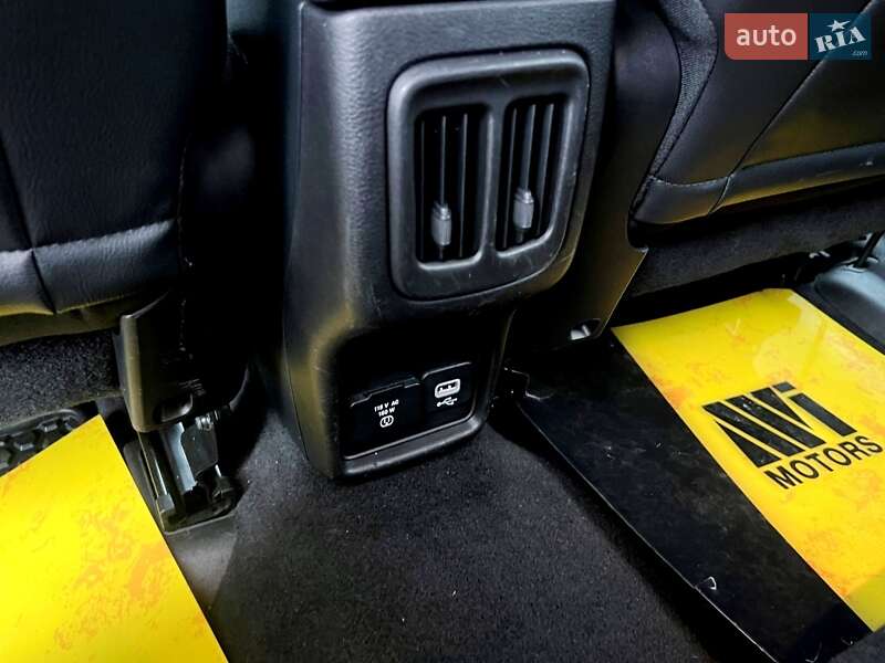 Внедорожник / Кроссовер Jeep Compass 2017 в Киеве