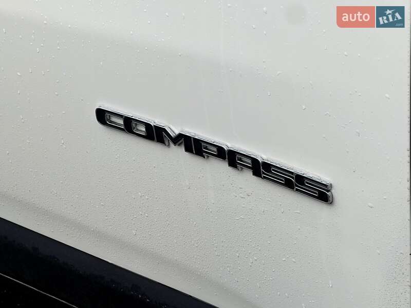 Внедорожник / Кроссовер Jeep Compass 2017 в Киеве