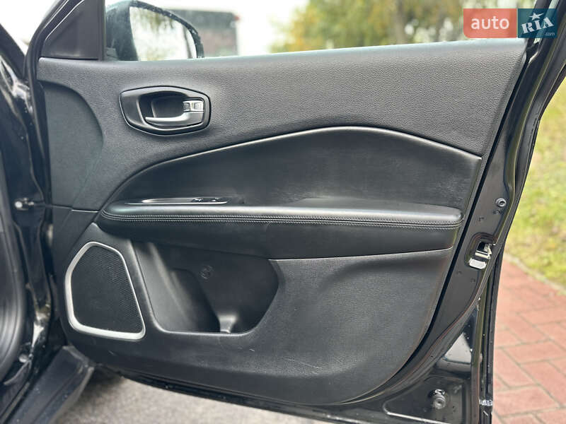 Позашляховик / Кросовер Jeep Compass 2019 в Києві фото 40 Позашляховик / Кросовер Jeep Compass 2019 в Києві