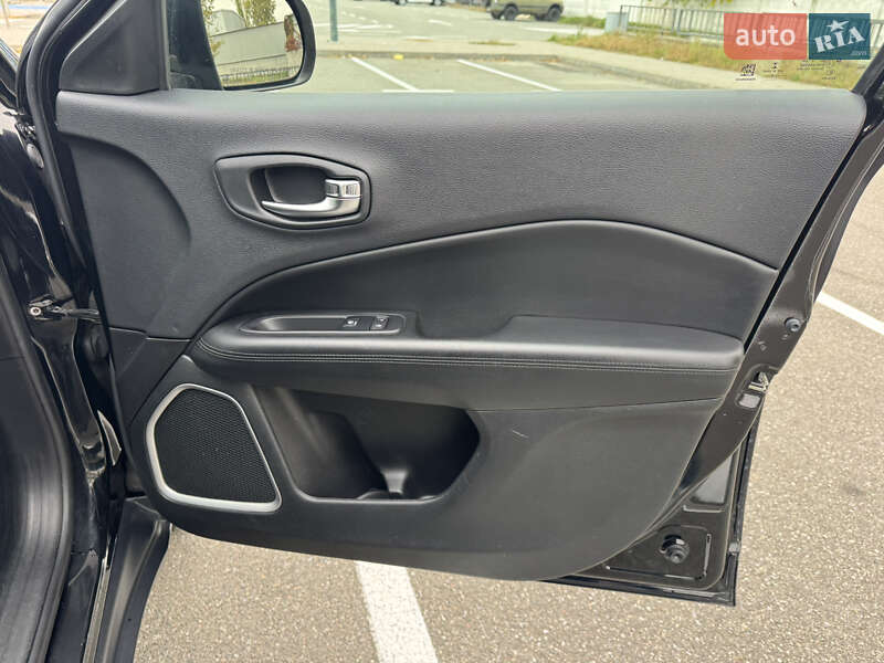 Позашляховик / Кросовер Jeep Compass 2018 в Києві фото 15 Позашляховик / Кросовер Jeep Compass 2018 в Києві