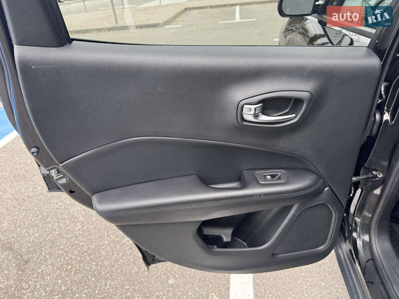 Позашляховик / Кросовер Jeep Compass 2018 в Києві фото 23 Позашляховик / Кросовер Jeep Compass 2018 в Києві