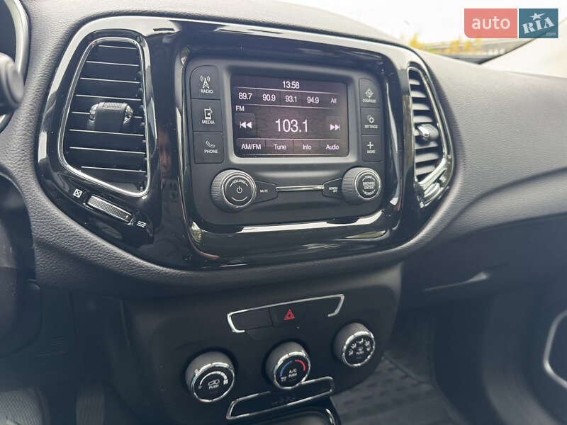 Позашляховик / Кросовер Jeep Compass 2018 в Києві фото 36 Позашляховик / Кросовер Jeep Compass 2018 в Києві
