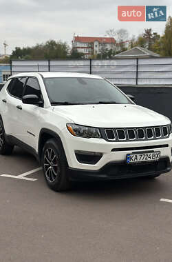 Позашляховик / Кросовер Jeep Compass 2017 в  фото 4 Позашляховик / Кросовер Jeep Compass 2017 в