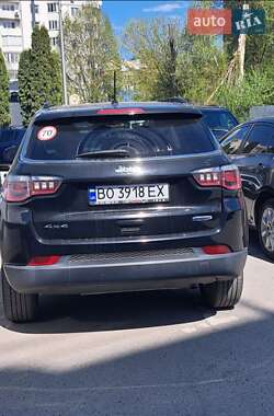 Внедорожник / Кроссовер Jeep Compass 2017 в 
