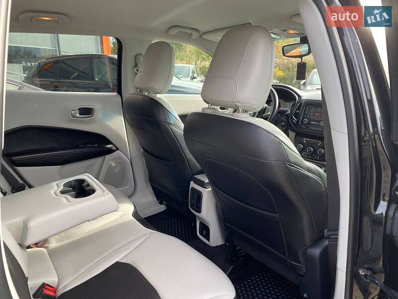 Позашляховик / Кросовер Jeep Compass 2017 в Львові