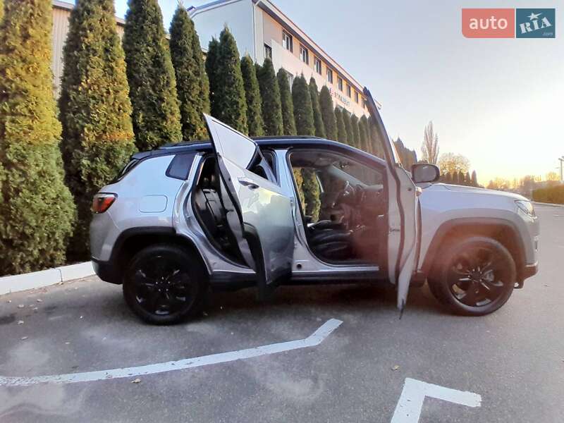 Внедорожник / Кроссовер Jeep Compass 2018 в Киеве