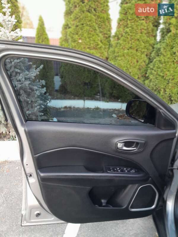 Внедорожник / Кроссовер Jeep Compass 2018 в Киеве