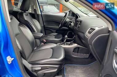 Внедорожник / Кроссовер Jeep Compass 2017 в 