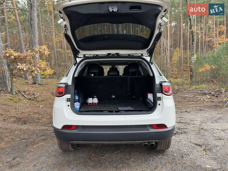 Внедорожник / Кроссовер Jeep Compass 2017 в Здолбунове