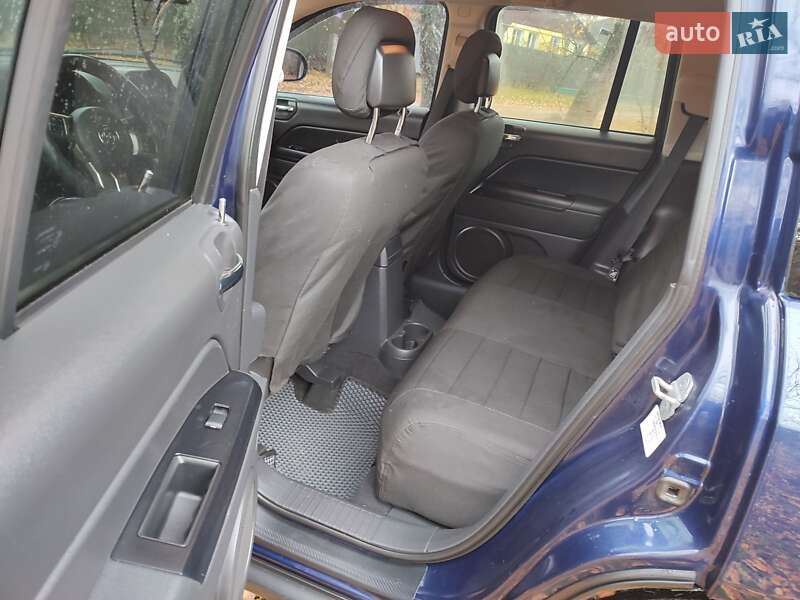 Внедорожник / Кроссовер Jeep Compass 2012 в Гадяче