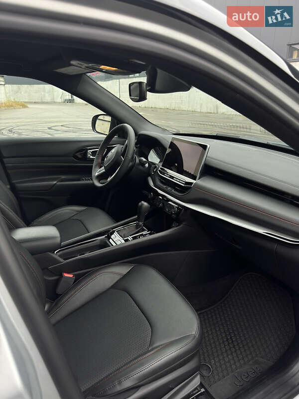 Позашляховик / Кросовер Jeep Compass 2025 в Києві фото 28 Позашляховик / Кросовер Jeep Compass 2025 в Києві