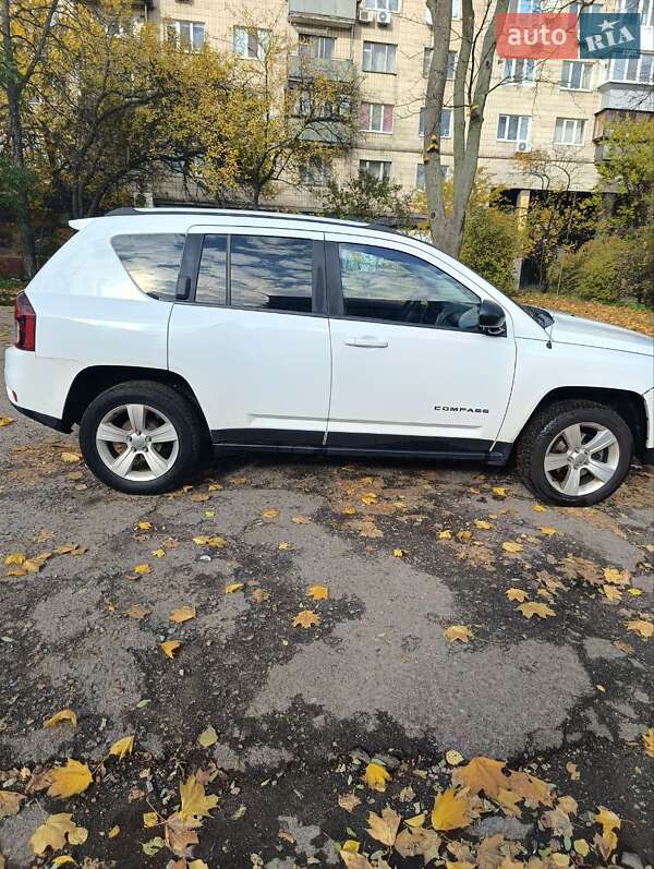 Внедорожник / Кроссовер Jeep Compass 2016 в Киеве