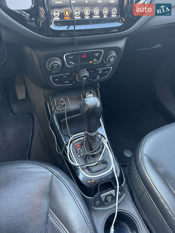 Позашляховик / Кросовер Jeep Compass 2018 в Києві фото 26 Позашляховик / Кросовер Jeep Compass 2018 в Києві