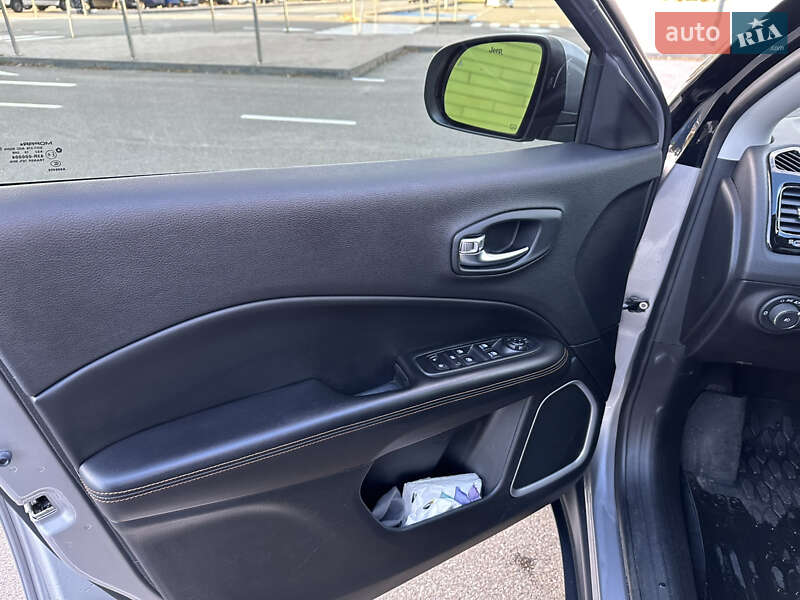 Внедорожник / Кроссовер Jeep Compass 2019 в Киеве