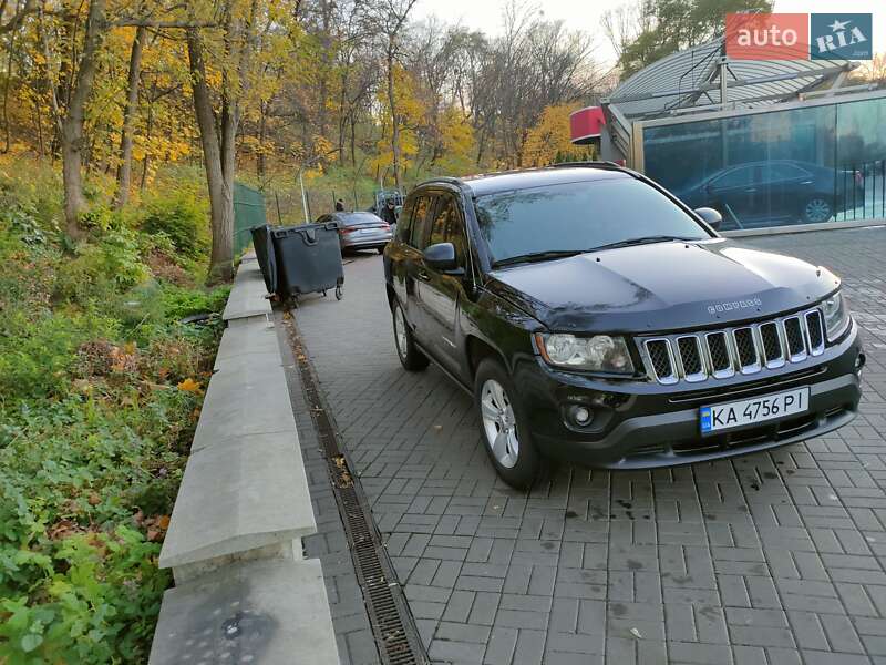 Внедорожник / Кроссовер Jeep Compass 2016 в Киеве