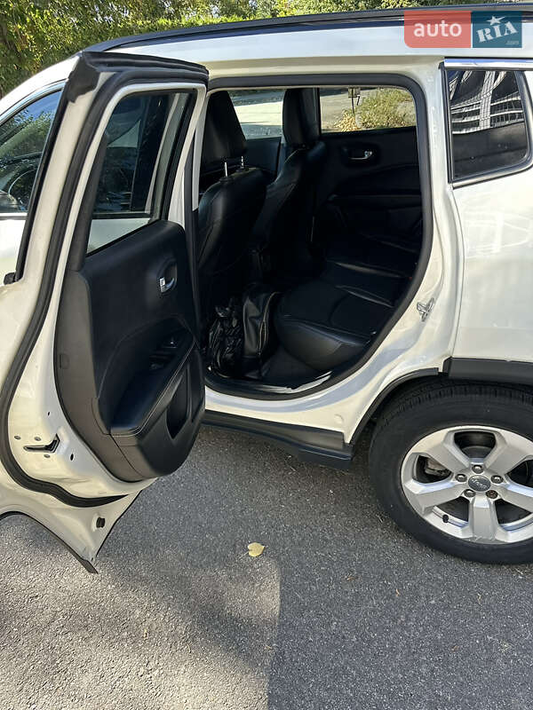 Внедорожник / Кроссовер Jeep Compass 2019 в Киеве фото 11 Внедорожник / Кроссовер Jeep Compass 2019 в Киеве