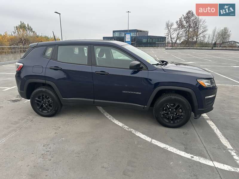 Внедорожник / Кроссовер Jeep Compass 2018 в Киеве