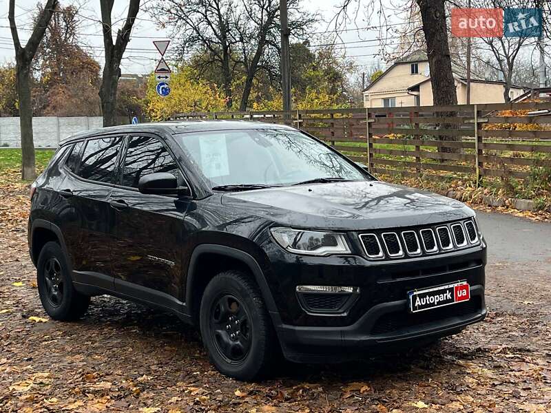 Внедорожник / Кроссовер Jeep Compass 2017 в Киеве фото 3 Внедорожник / Кроссовер Jeep Compass 2017 в Киеве