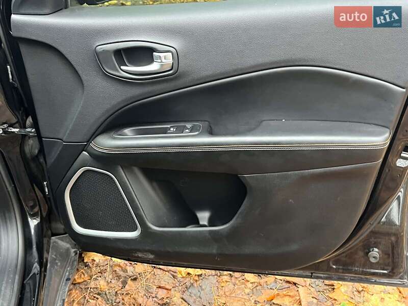 Внедорожник / Кроссовер Jeep Compass 2017 в Киеве фото 31 Внедорожник / Кроссовер Jeep Compass 2017 в Киеве