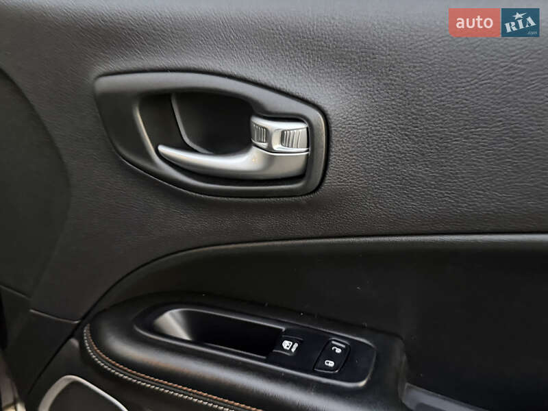 Внедорожник / Кроссовер Jeep Compass 2019 в Стрые