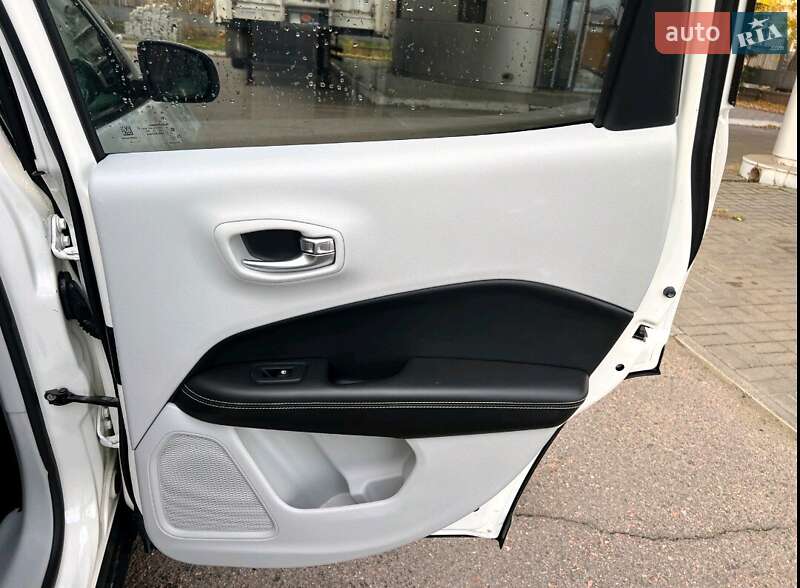 Внедорожник / Кроссовер Jeep Compass 2018 в Черкассах фото 12 Внедорожник / Кроссовер Jeep Compass 2018 в Черкассах
