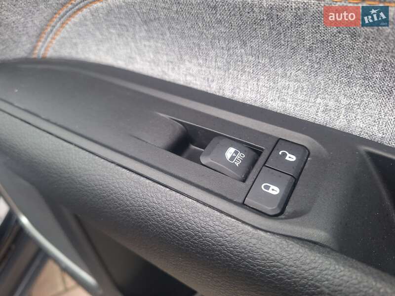 Позашляховик / Кросовер Jeep Compass 2022 в Києві фото 32 Позашляховик / Кросовер Jeep Compass 2022 в Києві