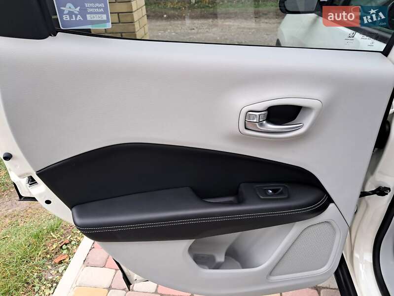 Позашляховик / Кросовер Jeep Compass 2018 в Черкасах фото 19 Позашляховик / Кросовер Jeep Compass 2018 в Черкасах