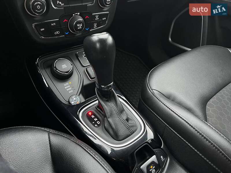 Внедорожник / Кроссовер Jeep Compass 2018 в Киеве