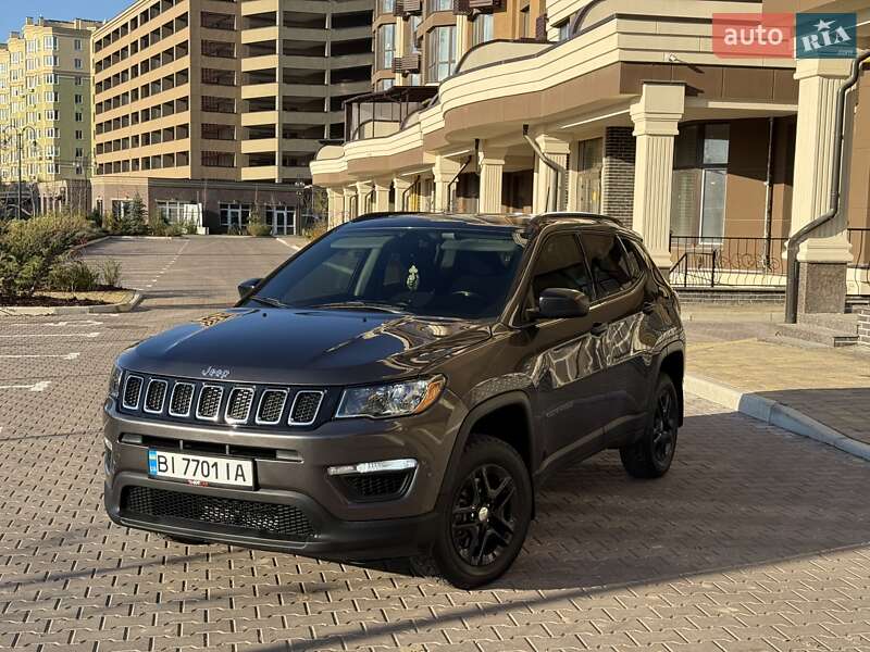 Внедорожник / Кроссовер Jeep Compass 2017 в Софиевской Борщаговке