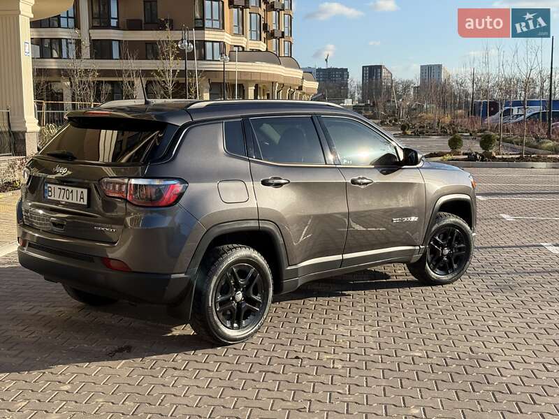 Внедорожник / Кроссовер Jeep Compass 2017 в Софиевской Борщаговке