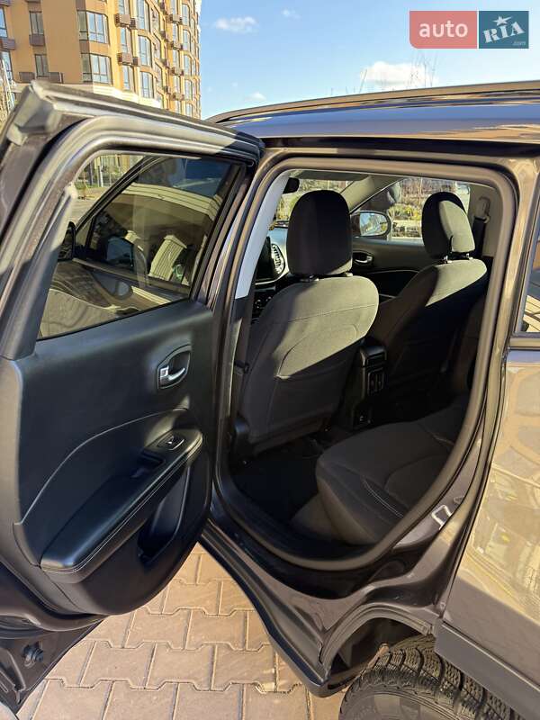 Внедорожник / Кроссовер Jeep Compass 2017 в Софиевской Борщаговке