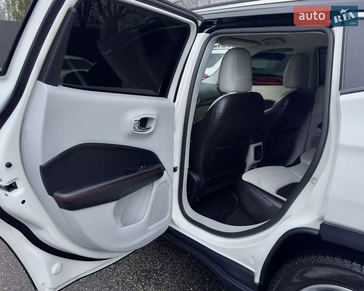 Внедорожник / Кроссовер Jeep Compass 2019 в Киеве