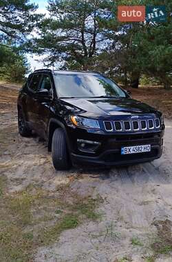 Внедорожник / Кроссовер Jeep Compass 2017 в Славуте