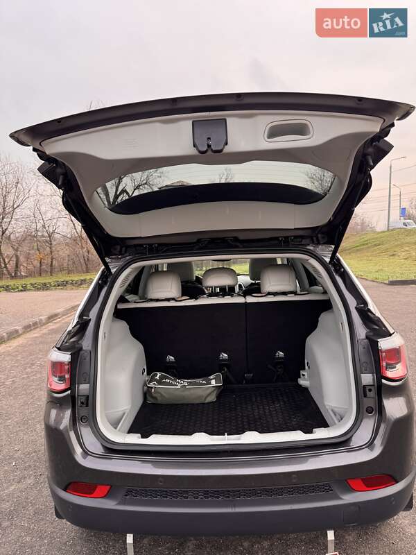 Внедорожник / Кроссовер Jeep Compass 2017 в Кривом Роге