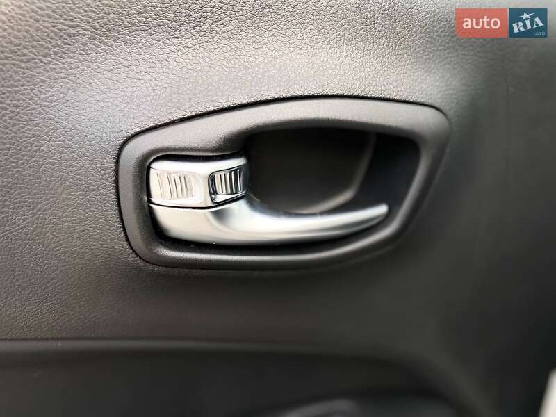 Позашляховик / Кросовер Jeep Compass 2019 в Києві