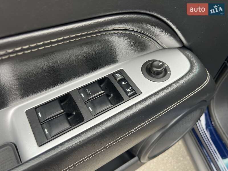 Внедорожник / Кроссовер Jeep Compass 2015 в Богуславе