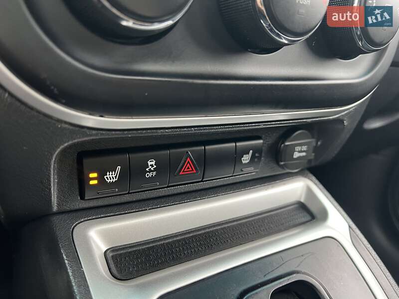 Внедорожник / Кроссовер Jeep Compass 2015 в Богуславе