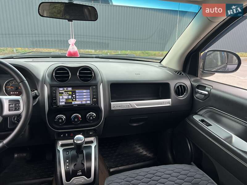 Внедорожник / Кроссовер Jeep Compass 2015 в Богуславе