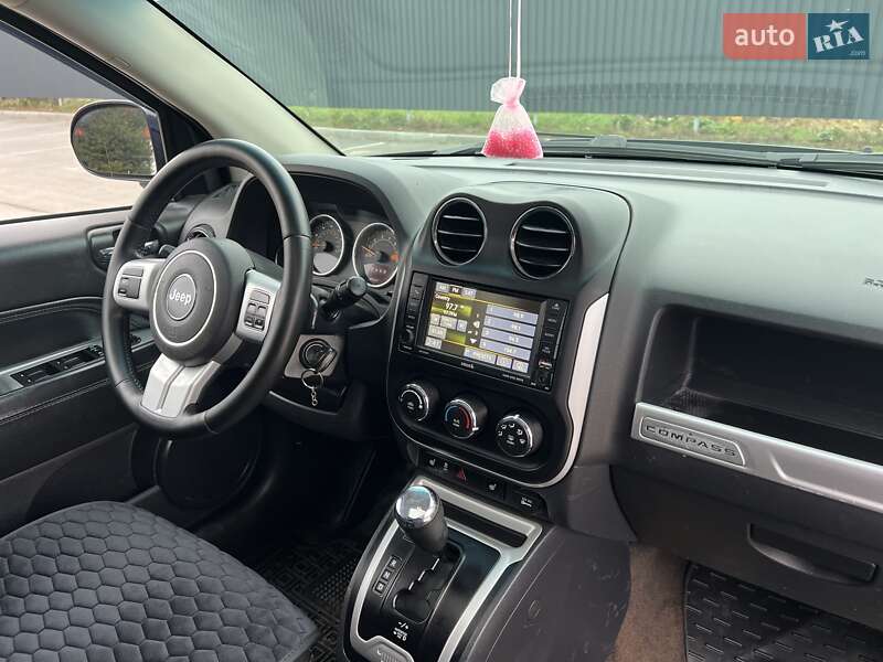 Внедорожник / Кроссовер Jeep Compass 2015 в Богуславе