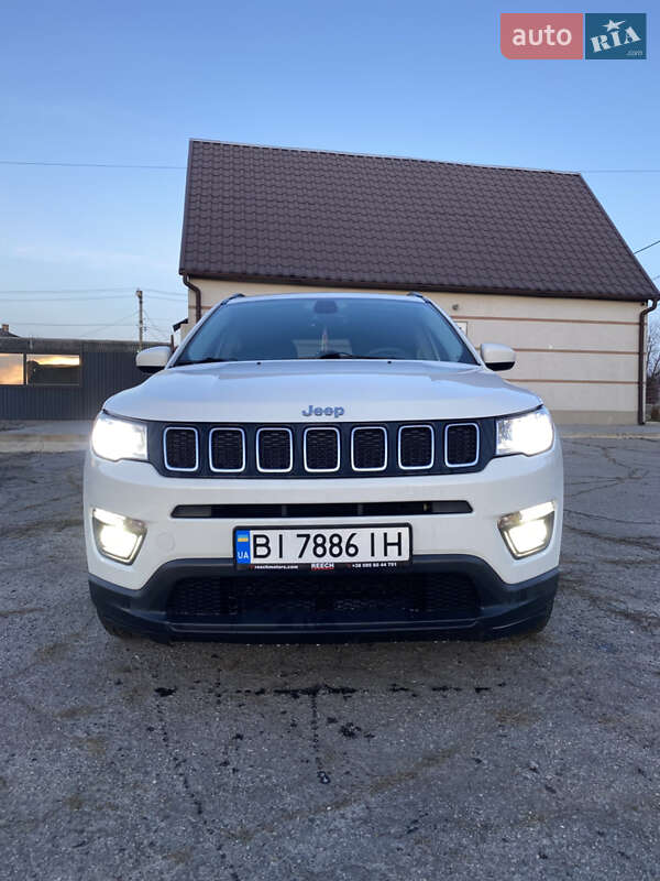 Внедорожник / Кроссовер Jeep Compass 2017 в Лохвице