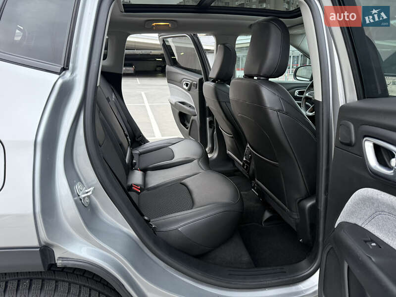 Внедорожник / Кроссовер Jeep Compass 2021 в Киеве