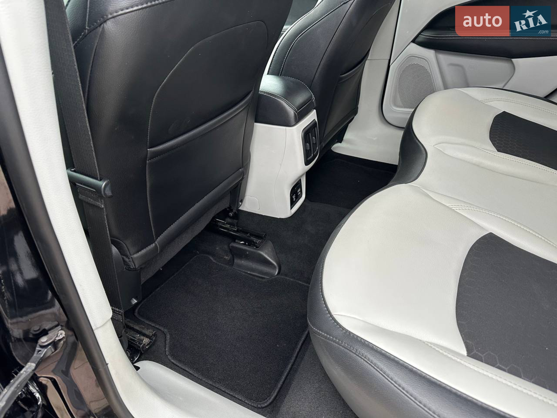 2018 Jeep Compass - мініатюра 31