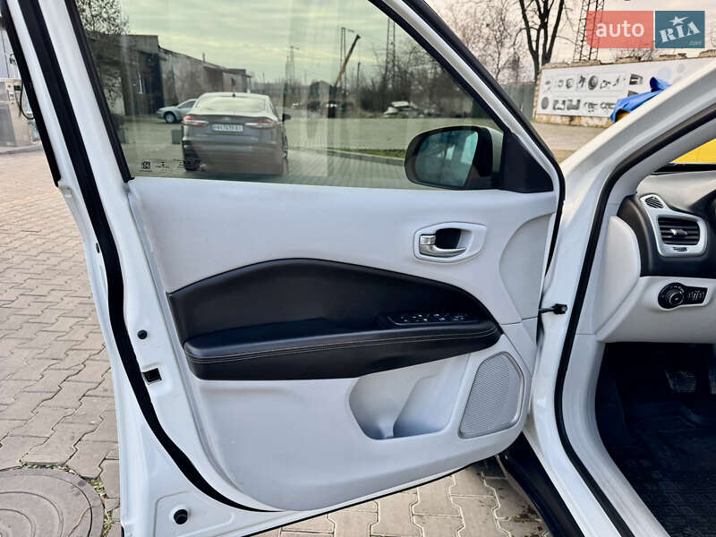 Позашляховик / Кросовер Jeep Compass 2019 в Одесі фото 24 Позашляховик / Кросовер Jeep Compass 2019 в Одесі